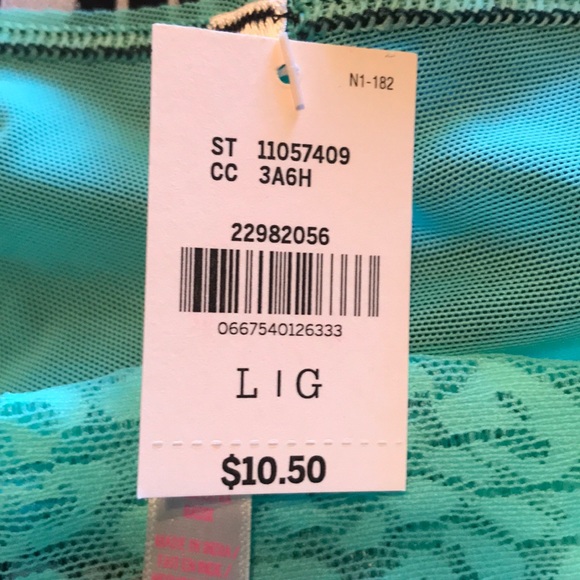 VS Pink - Picture 3 of 3